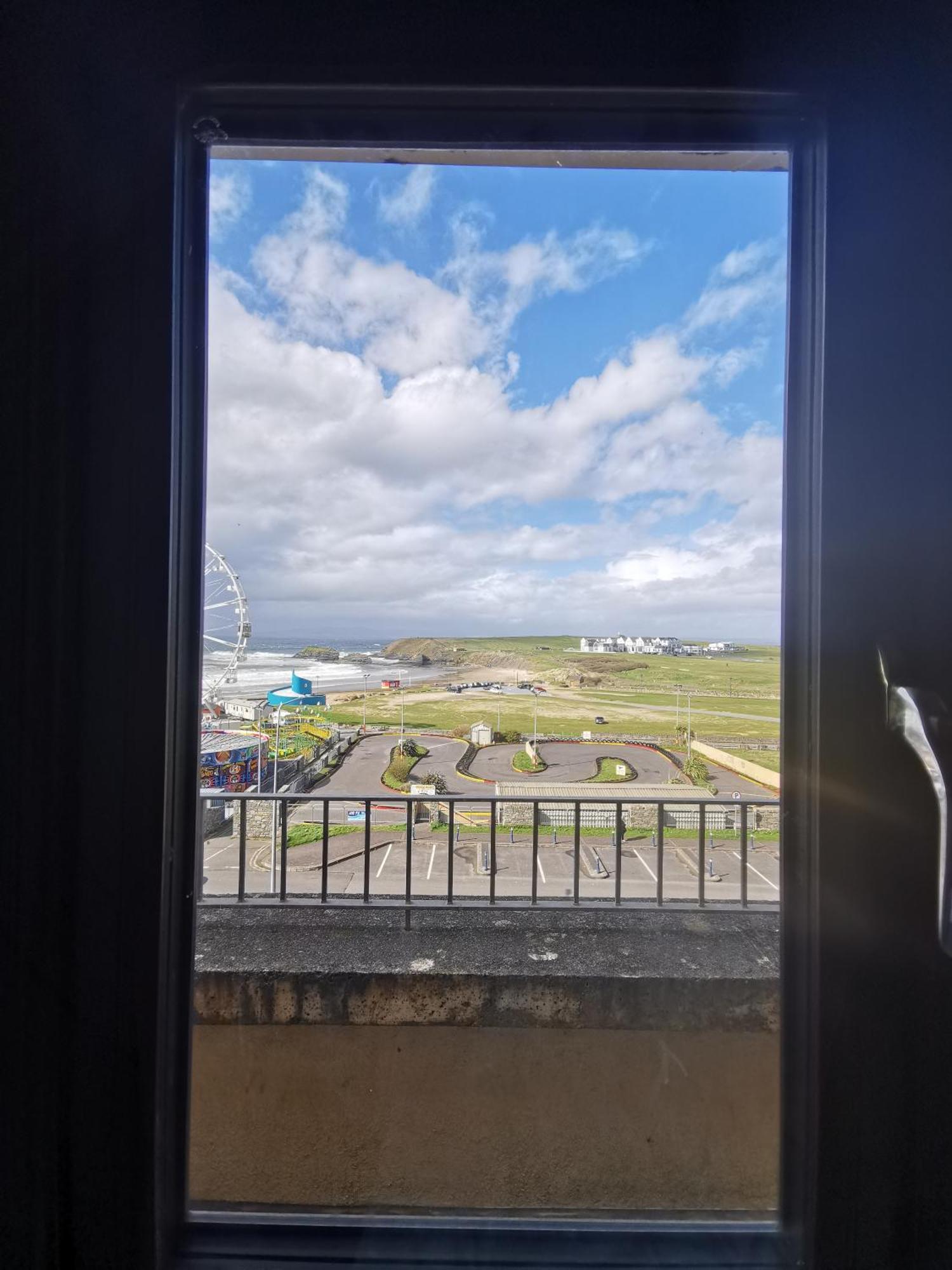 Palm Cove Bundoran Luxurious Sea View Balcony Free Wifi Netflix Sleeps 5 Apartment Екстериор снимка